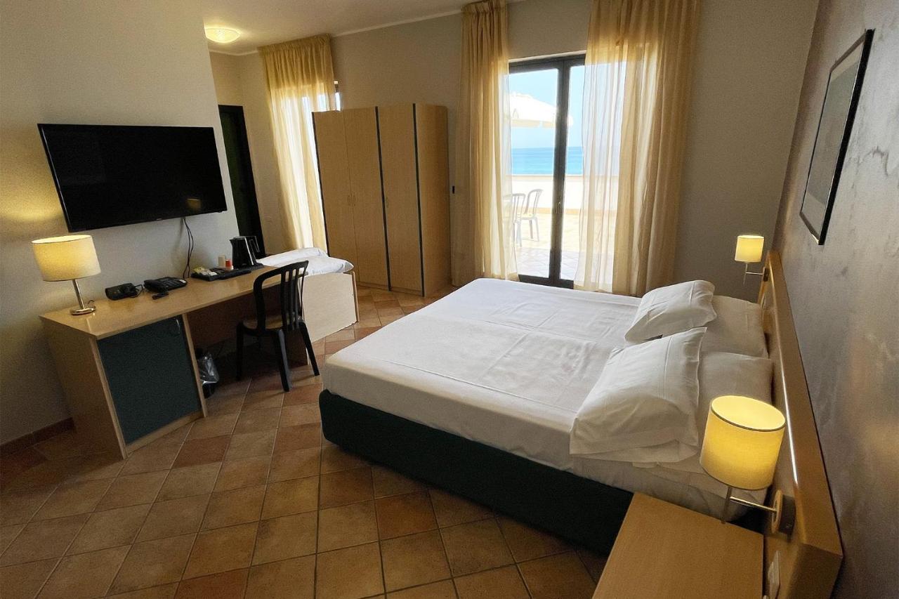 Hotel Federica Riace Marina Buitenkant foto